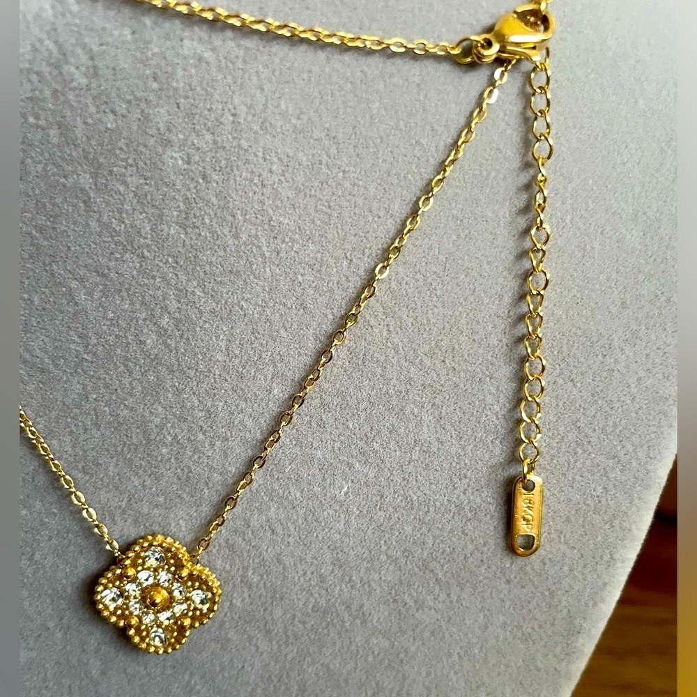 Beautiful Stainless Steel Gold Tone Clover Necklace, NWOT! - Picture 5 of 5
